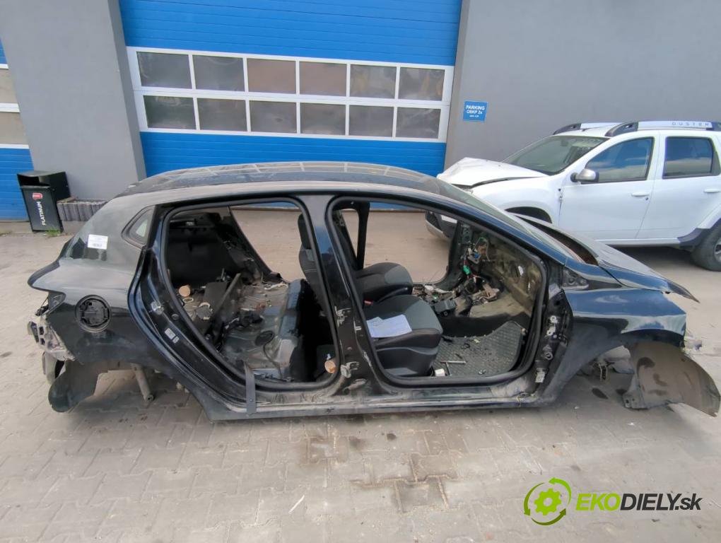 RENAULT CLIO IV liftback 2013 66 kW 1.5 dCi 90 1461 KAROSERIA ČTVRŤÁK blatník zadní část levý pravý práh střecha PODŁUŻNICA levý pravý