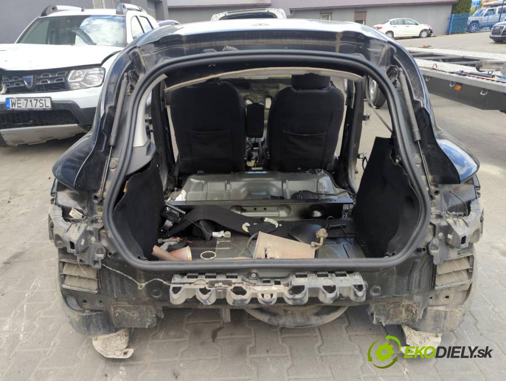 RENAULT CLIO IV liftback 2013 66 kW 1.5 dCi 90 1461 KAROSERIA ČTVRŤÁK blatník zadní část levý pravý práh střecha PODŁUŻNICA levý pravý
