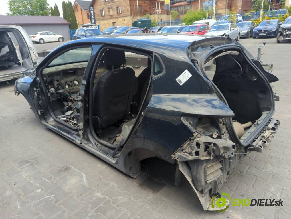 RENAULT CLIO IV liftback 2013 66 kW 1.5 dCi 90 1461 KAROSERIA ČTVRŤÁK blatník zadní část levý pravý práh střecha PODŁUŻNICA levý pravý