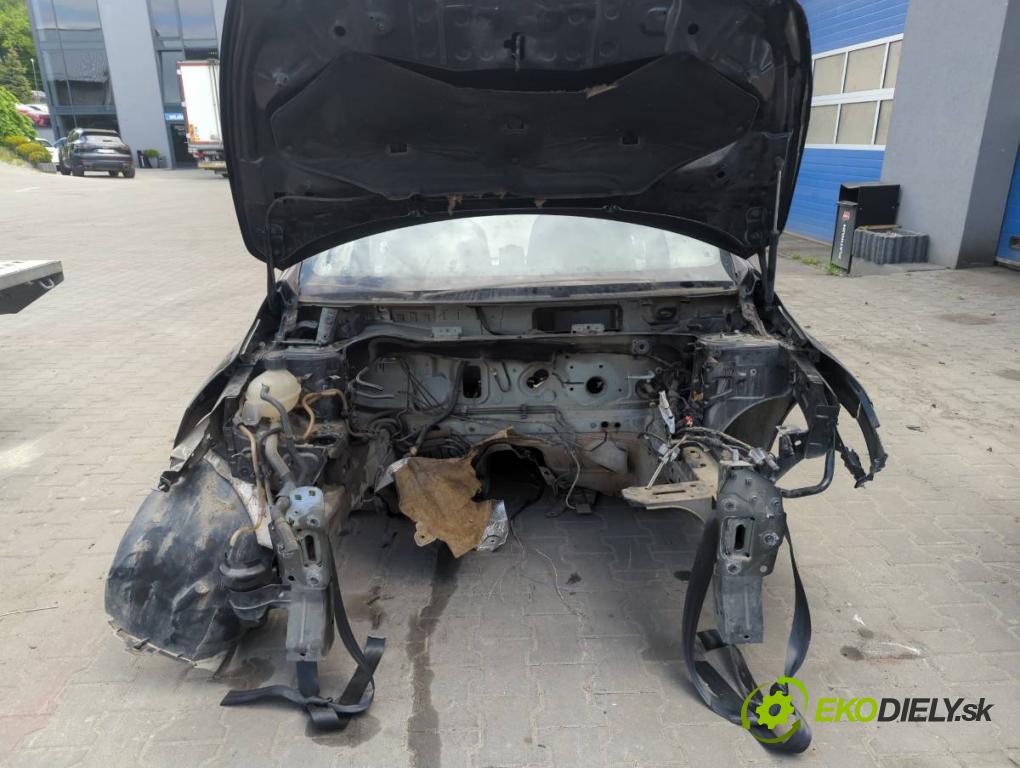 RENAULT CLIO IV liftback 2013 66 kW 1.5 dCi 90 1461 KAROSERIA ČTVRŤÁK blatník zadní část levý pravý práh střecha PODŁUŻNICA levý pravý