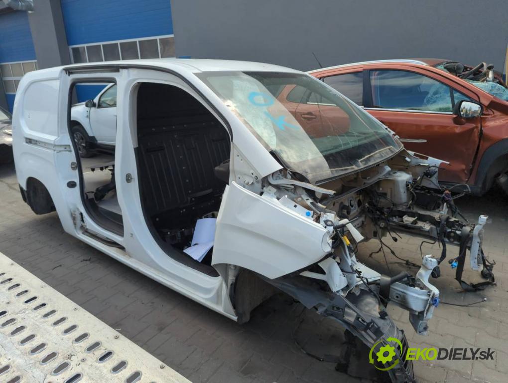 TOYOTA PROACE Nadwozie pełne/minivan 2021 96 kW 1.5 D-4D 130 (BPZMA) 1499 KAROSERIA ČTVRŤÁK blatník zadní část levý pravý práh střecha PODŁUŻNICA levý pravý
