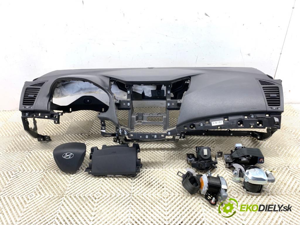 HYUNDAI i40 Kombi 2016 104 kW 1.7 CRDi 1685 Palubná doska silentbloku pasy 569003Z100RY