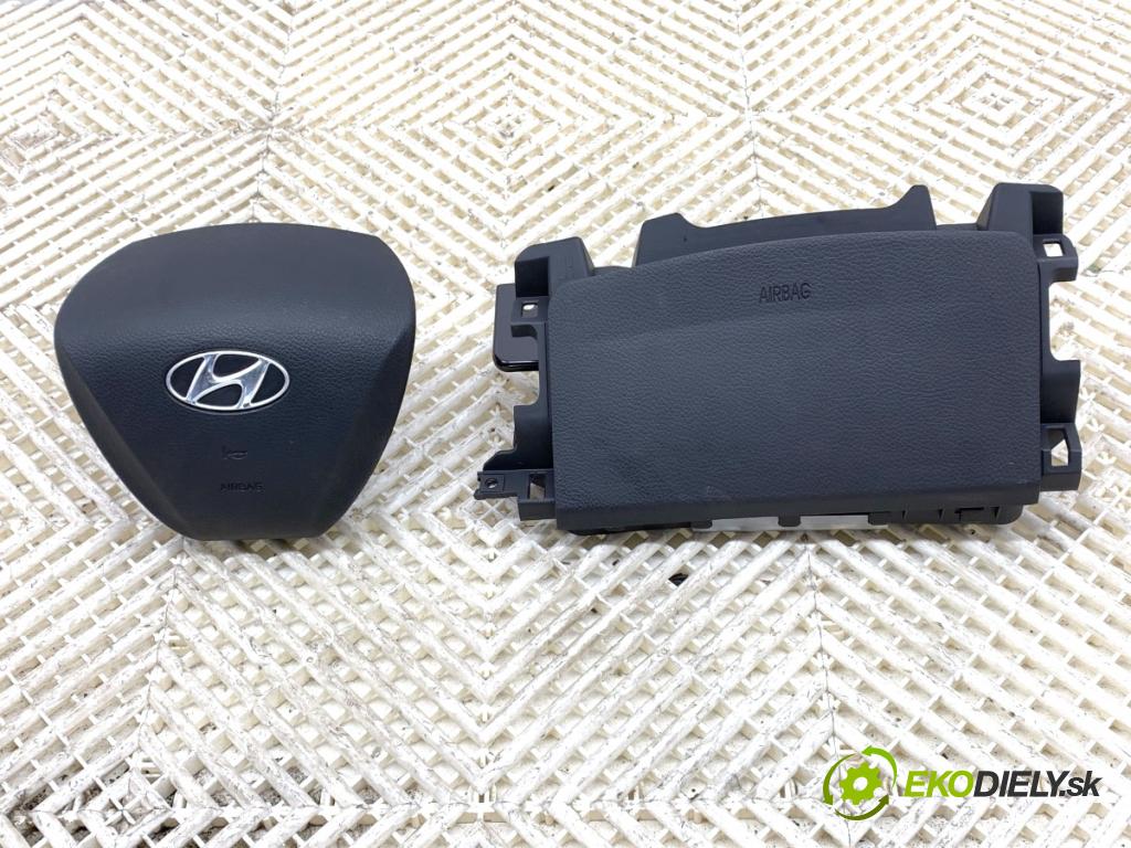 HYUNDAI i40 Kombi 2016 104 kW 1.7 CRDi 1685 Palubná doska silentbloku pasy 569003Z100RY