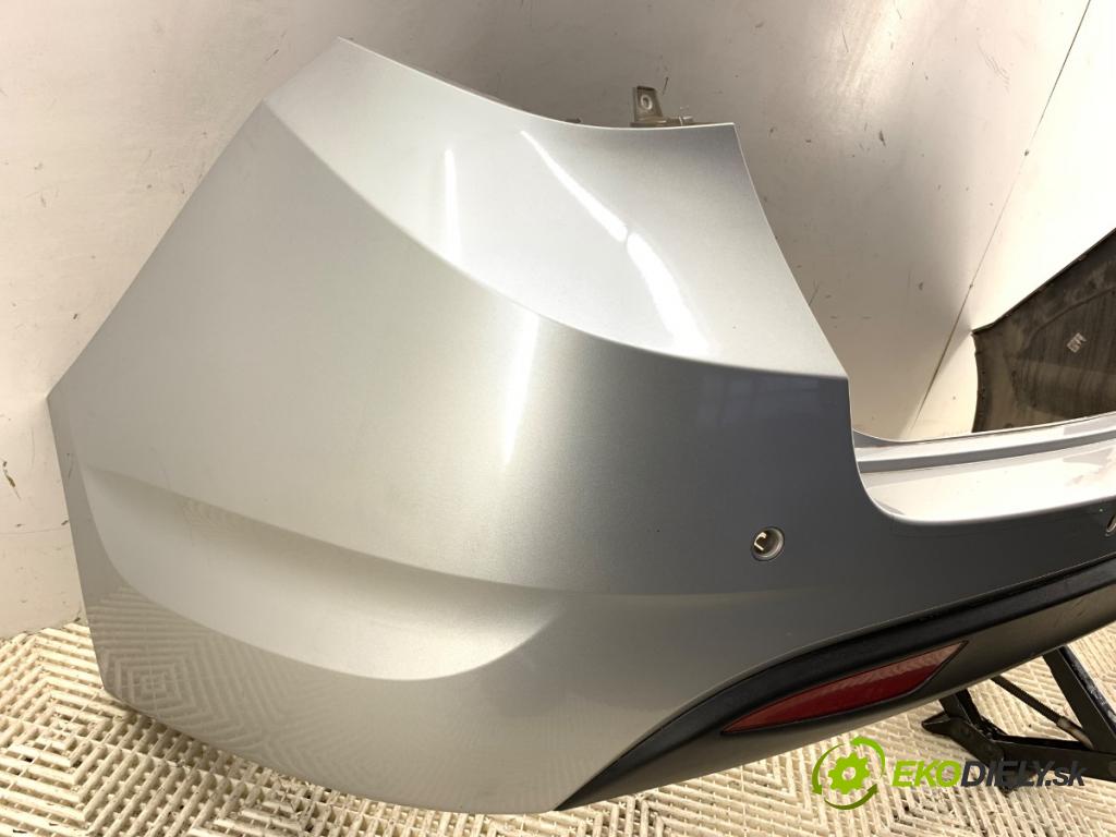 HYUNDAI i40 Kombi 2016 104 kW 1.7 CRDi 1685 nárazník zadní část  (Ostatné)