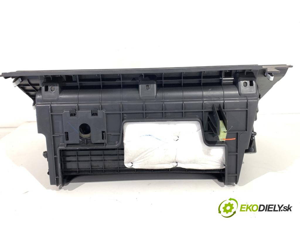 HYUNDAI i40 Kombi 2016 104 kW 1.7 CRDi 1685 Priehradka, kastlík 84565-3Z000
