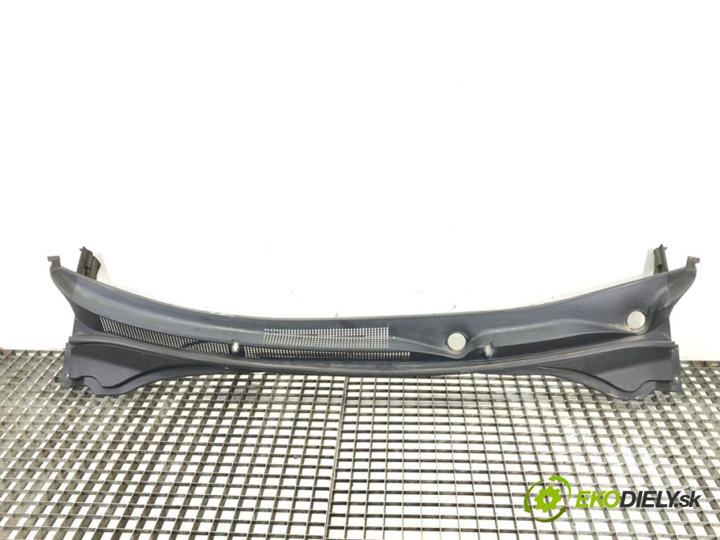 HYUNDAI i40 Kombi 2016 104 kW 1.7 CRDi 1685 Torpédo, plast pod čelné okno 86150-3Z500 (Torpédo (plast pod čelným sklom))