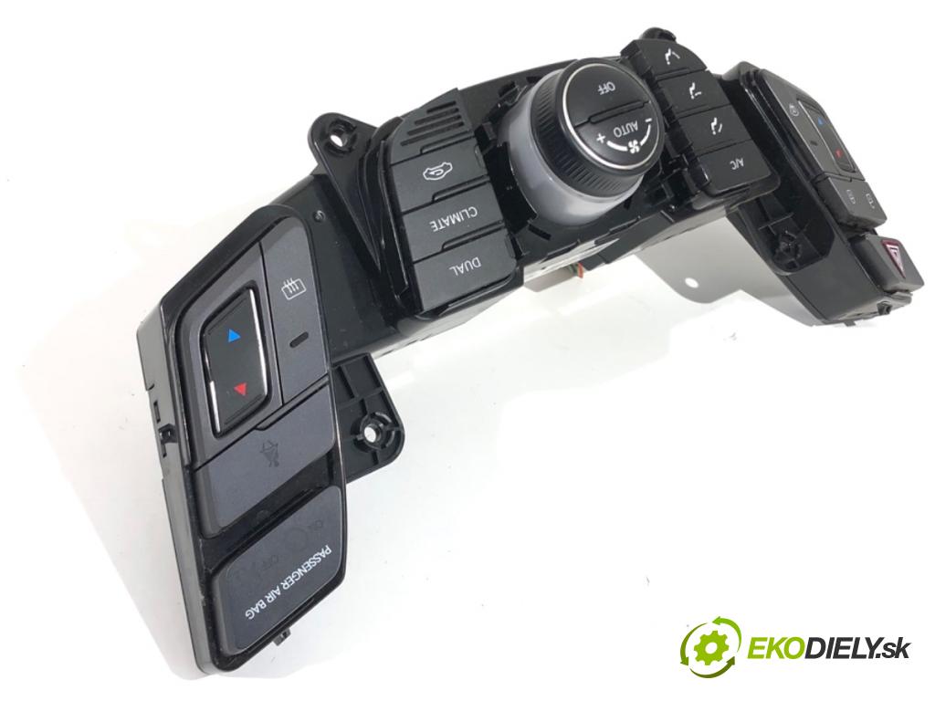 HYUNDAI i40 Kombi 2016 104 kW 1.7 CRDi 1685 Panel ovládania kúrenia 97250-3ZAD0 (Prepínacie páčky pod volantom)