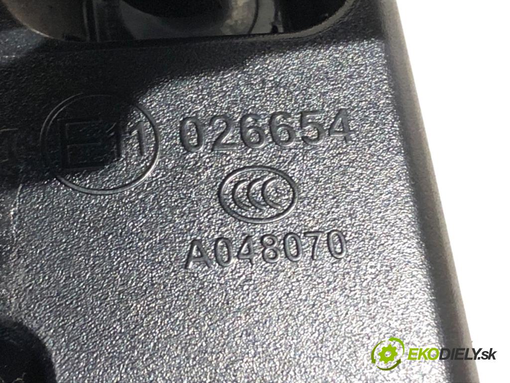 HYUNDAI i40 Kombi 2016 104 kW 1.7 CRDi 1685 zpětné zrcátko vnitřní A048070 (Světla vnitřní)