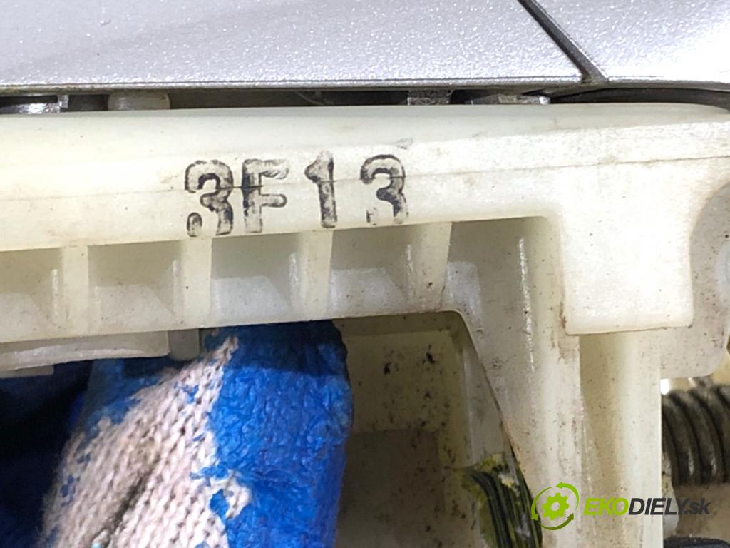HYUNDAI i40 Kombi 2016 104 kW 1.7 CRDi 1685 Kľučka vonkajšia ľavy zad