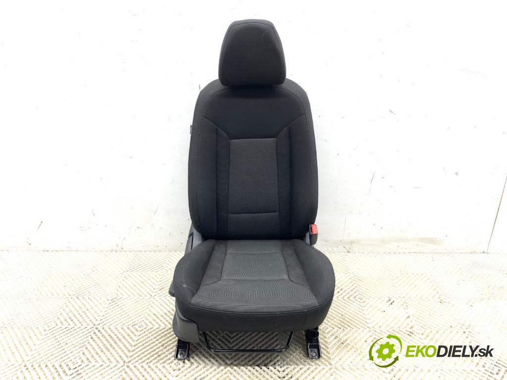 HYUNDAI i40 Kombi 2016 104 kW 1.7 CRDi 1685 Sedadlo pravy predný 