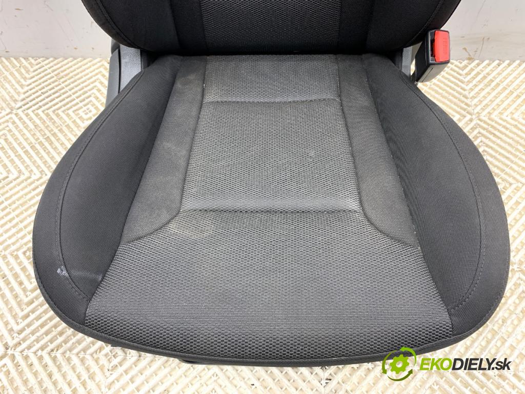 HYUNDAI i40 Kombi 2016 104 kW 1.7 CRDi 1685 Sedadlo pravy predný