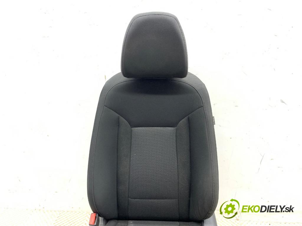 HYUNDAI i40 Kombi 2016 104 kW 1.7 CRDi 1685 Sedadlo ľavy predný