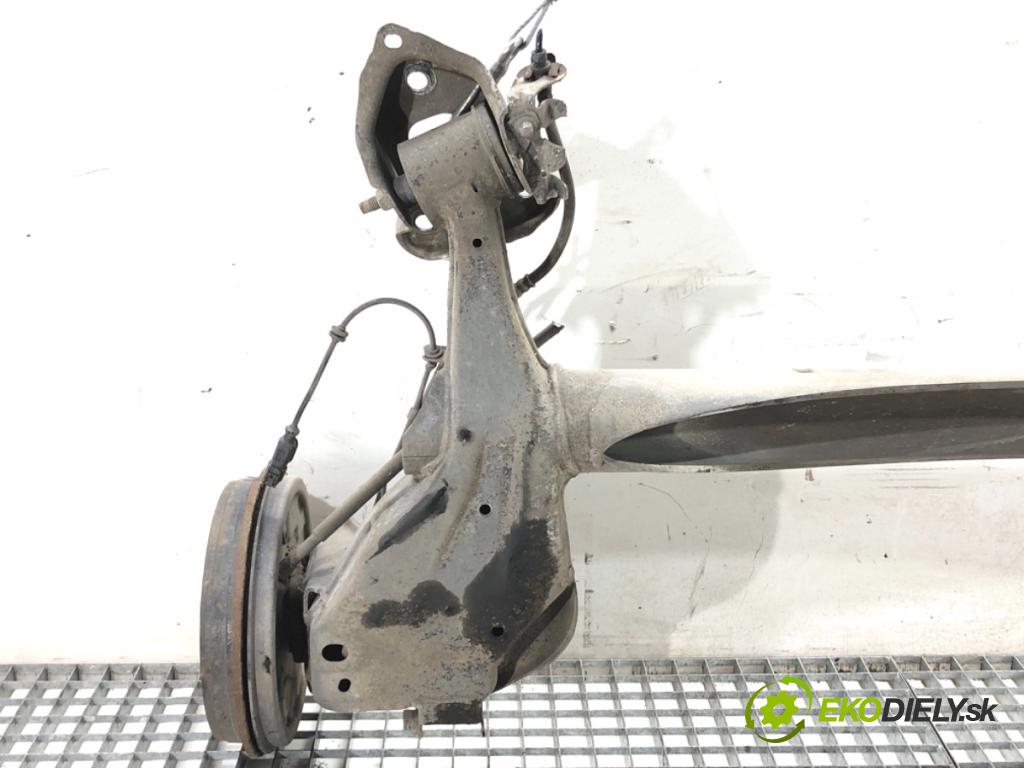 OPEL CORSA E liftback 2018 55 kW 1.4 (08, 68) 1398 výztuha zadní část