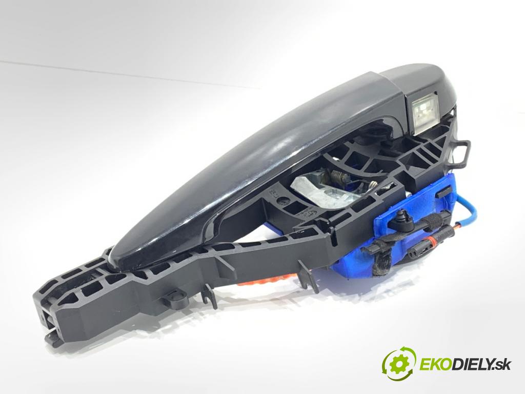 BMW F20 liftback 2012 125 kW 118 i 1598 Kľučka vonkajšia ľavy zad OSVETLENÁ 7321641
