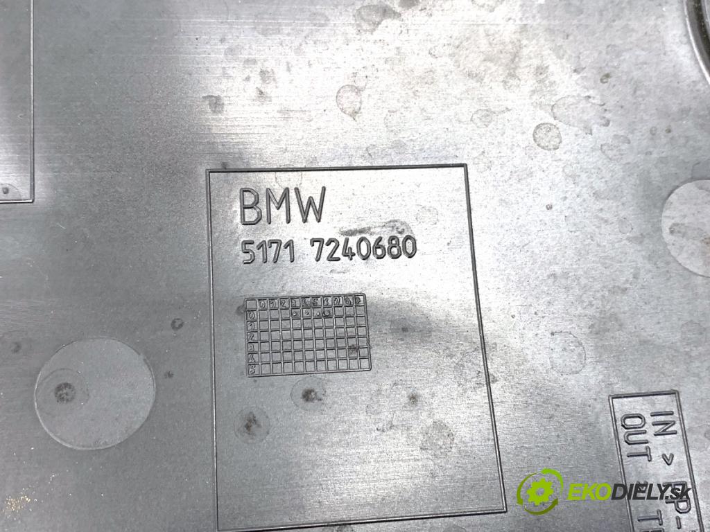 BMW F20 liftback 2012 125 kW 118 i 1598 Torpédo, plast pod čelné okno 7240680 (Torpédo (plast pod čelným sklom))