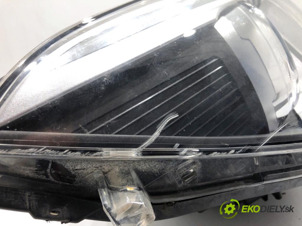 BMW F20 liftback 2012 125 kW 118 i 1598 světlomet pravý přední část XENON ADAPTÍVNE 7229680