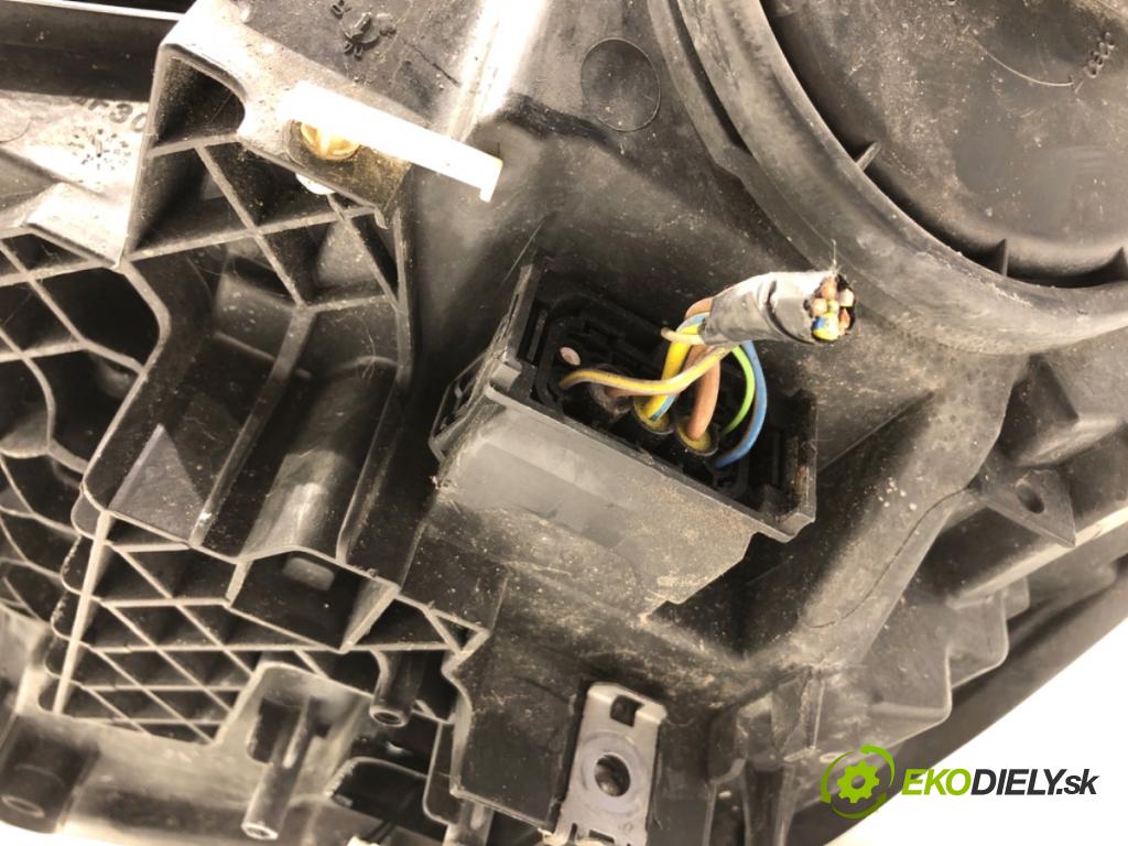 BMW F20 liftback 2012 125 kW 118 i 1598 světlomet pravý přední část XENON ADAPTÍVNE 7229680