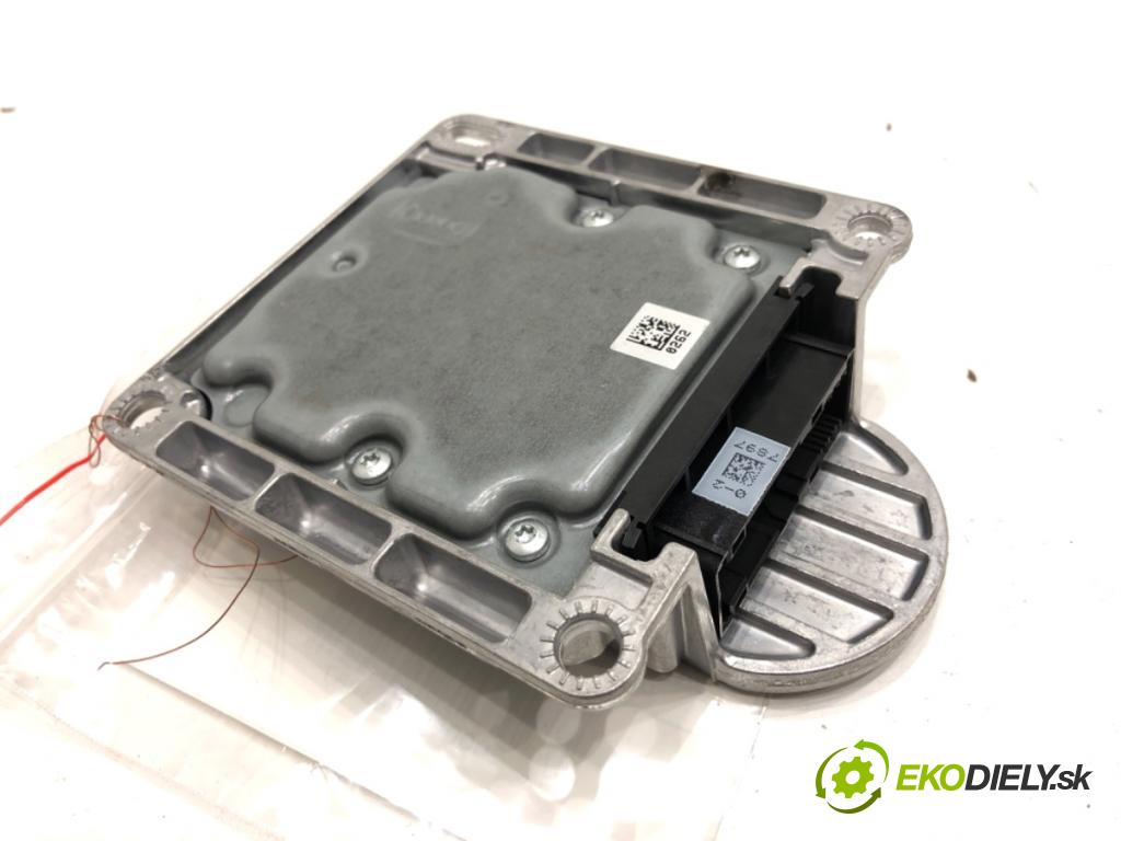 BMW F20 liftback 2012 125 kW 118 i 1598 senzor airbag 6855558 0265020262 (Snímače)