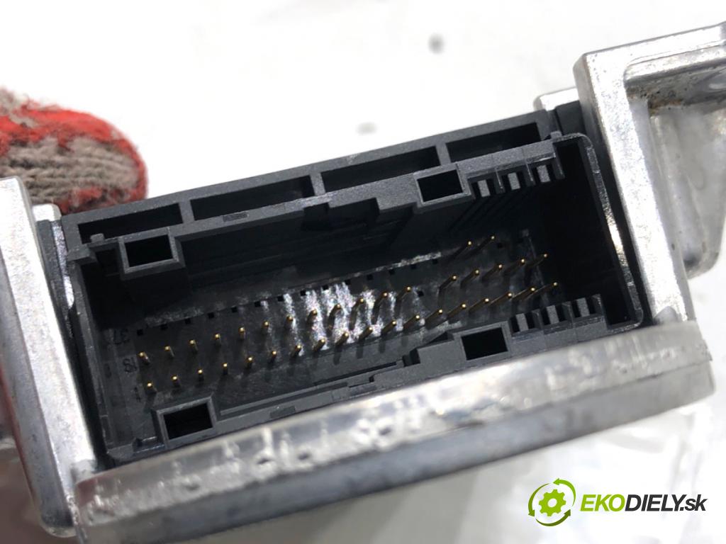 BMW F20 liftback 2012 125 kW 118 i 1598 senzor airbag 6855558 0265020262 (Snímače)