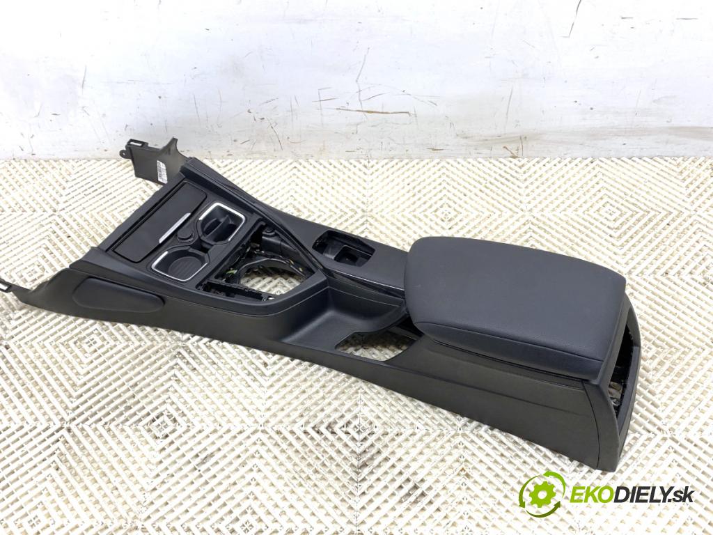 BMW F20 liftback 2012 125 kW 118 i 1598 Tunel stredový  (Stredový tunel)