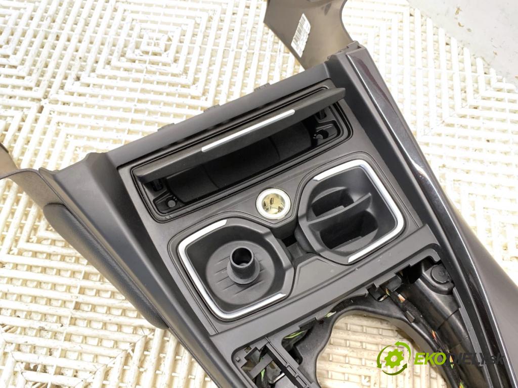 BMW F20 liftback 2012 125 kW 118 i 1598 Tunel stredový (Stredový tunel)