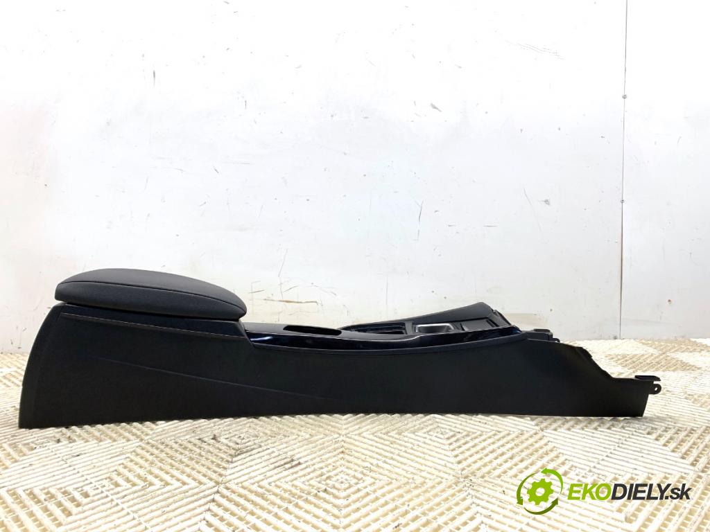 BMW F20 liftback 2012 125 kW 118 i 1598 Tunel stredový (Stredový tunel)