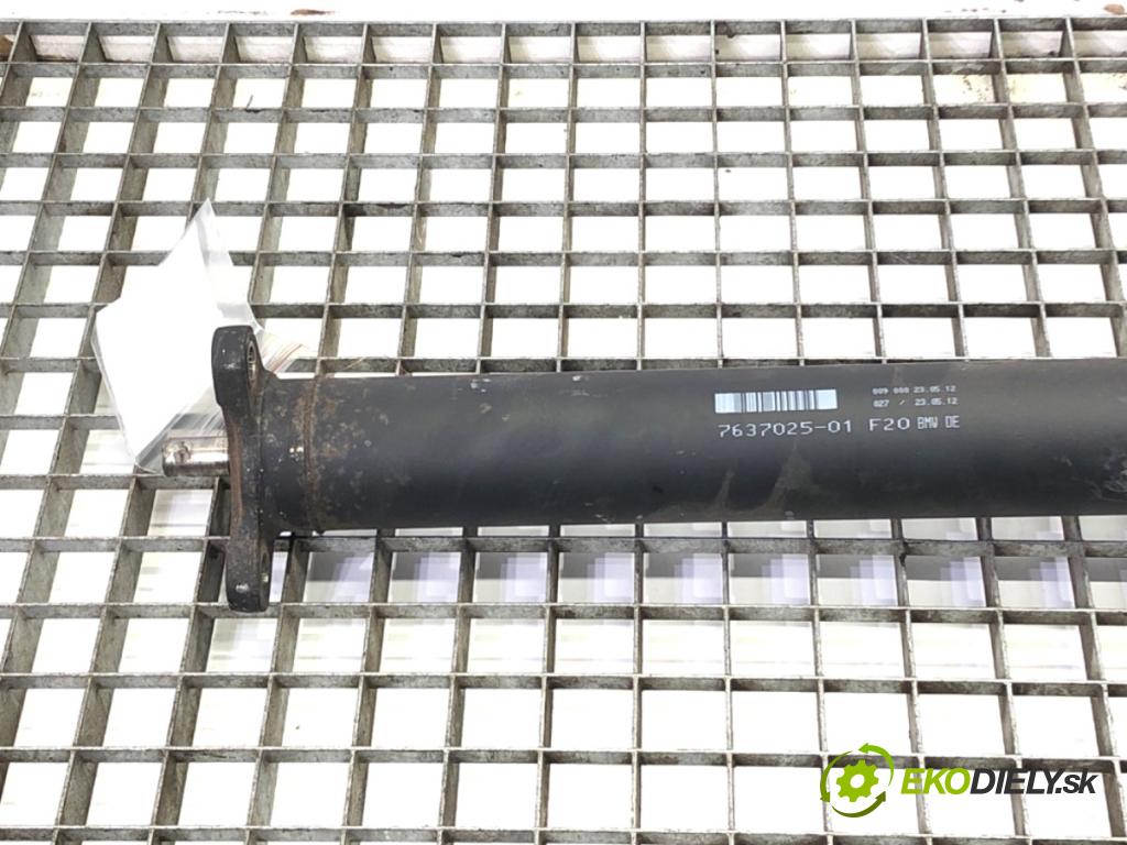 BMW F20 liftback 2012 125 kW 118 i 1598 kardaň hřídel hnací zadní část 7637025 (Kardanové hřídele)