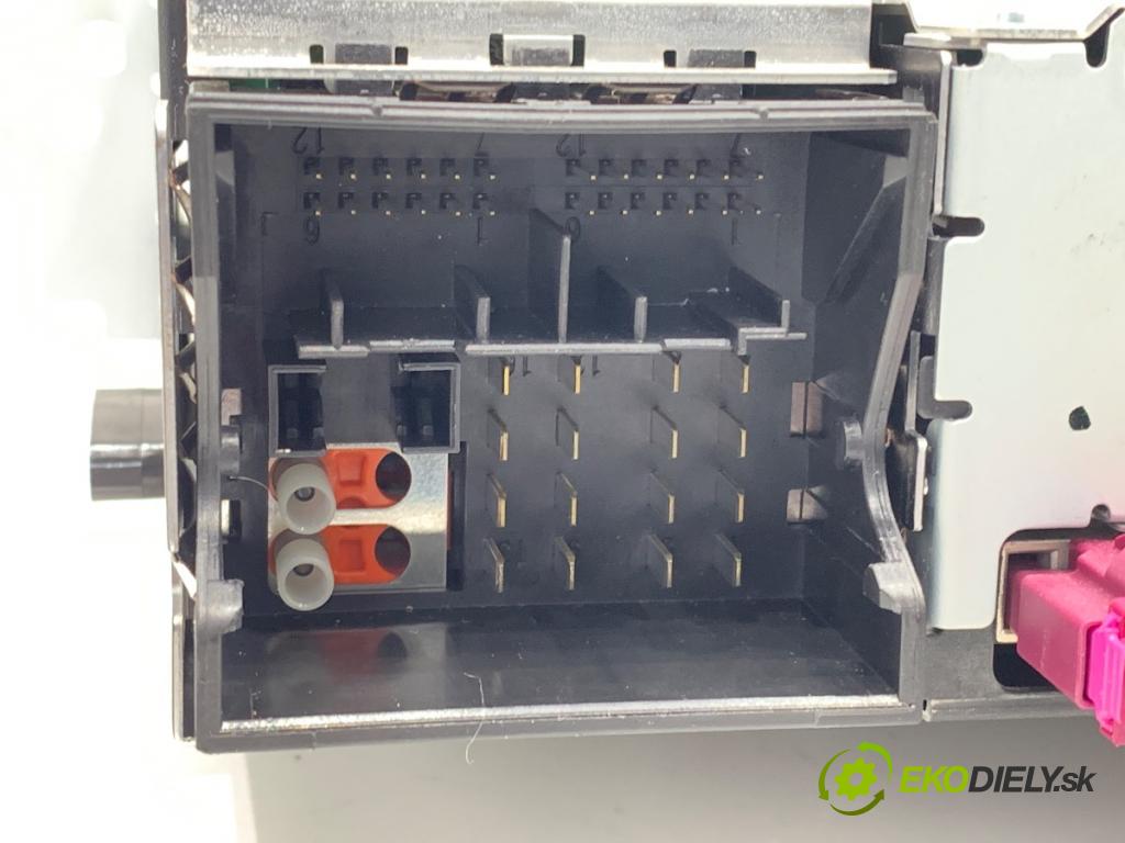 BMW F20 liftback 2012 125 kW 118 i 1598 RADIO 9282036 (Audio zariadenie)