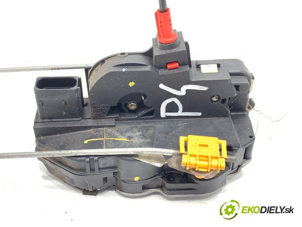 OPEL ASTRA J liftback 2012 81 kW 1.7 CDTI (08) 1686 zámok dveře pravý přední část
