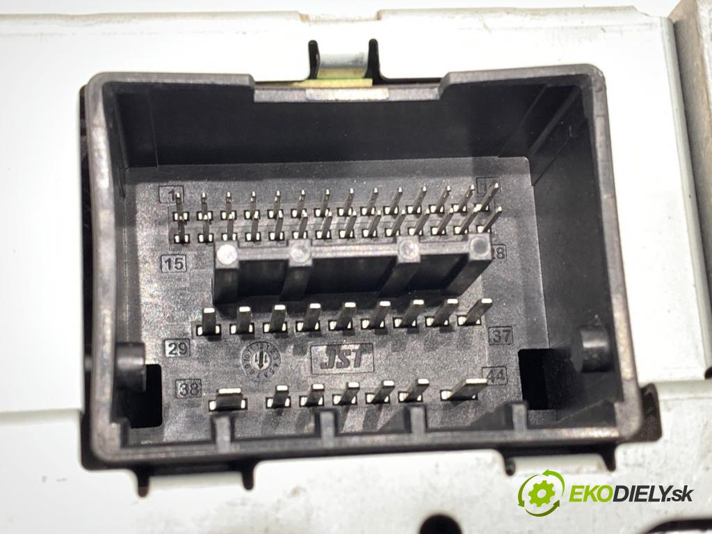 OPEL ASTRA J liftback 2012 81 kW 1.7 CDTI (08) 1686 RADIO 22836293 (Audio zariadenie)