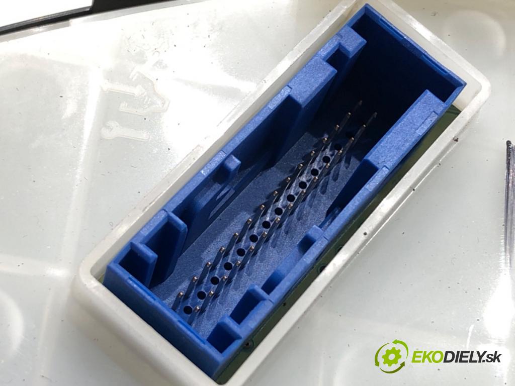 OPEL ASTRA J liftback 2012 81 kW 1.7 CDTI (08) 1686 Prístrojovka 13374948 (Prístrojová doska)