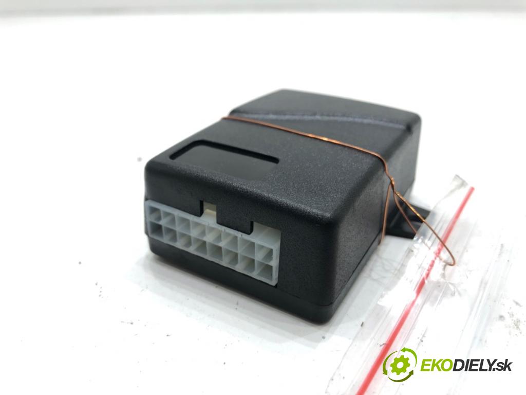 AUDI A4 B8 Kombi 2015 110 kW 2.0 TDI 1968 Modul ťažného oka 10R-033232 (Riadiaca jednotka ostatné)