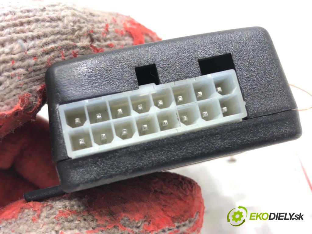 AUDI A4 B8 Kombi 2015 110 kW 2.0 TDI 1968 Modul ťažného oka 10R-033232 (Riadiaca jednotka ostatné)