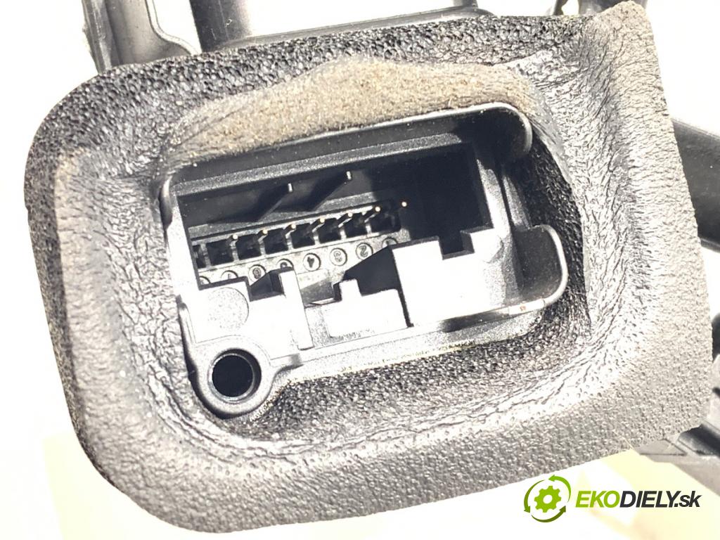 SKODA RAPID liftback 2015 55 kW 1.2 1198 zámok dveře pravý zadní část 5E0839016A