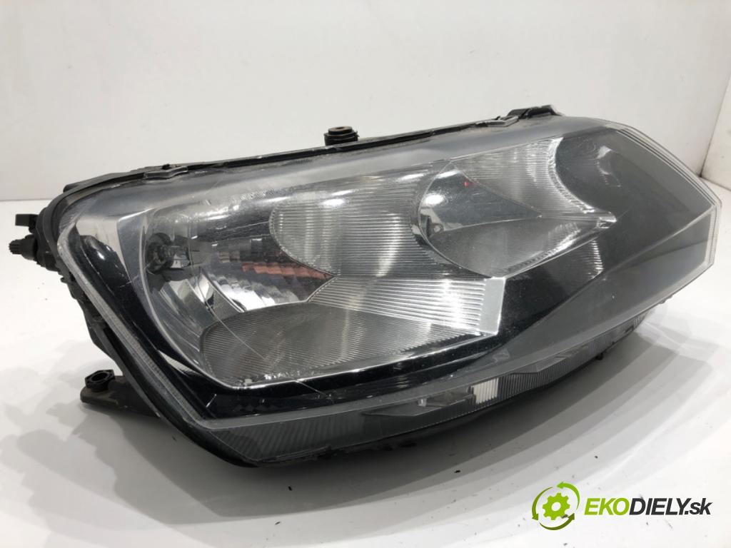 SKODA RAPID liftback 2015 55 kW 1.2 1198 světlomet pravý přední část