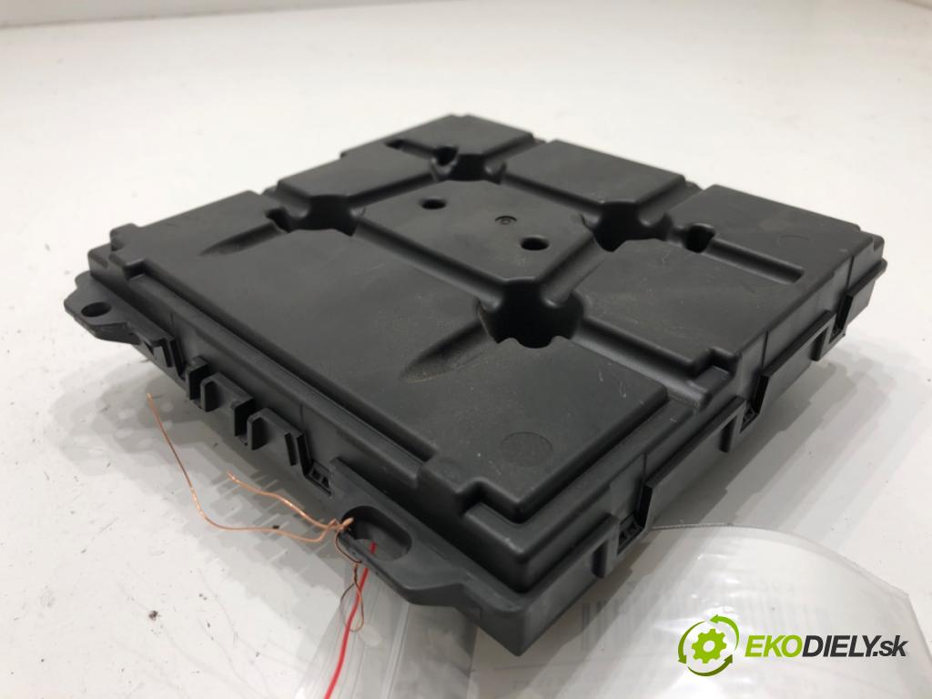 SKODA RAPID liftback 2015 55 kW 1.2 1198 Modul komfortu 6R0937086R (Modul komfortu)