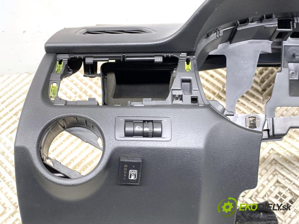 SKODA RAPID liftback 2015 55 kW 1.2 1198 Palubná doska ZÁBORY: silentbloku pasy 5JA880201D 1ST880204