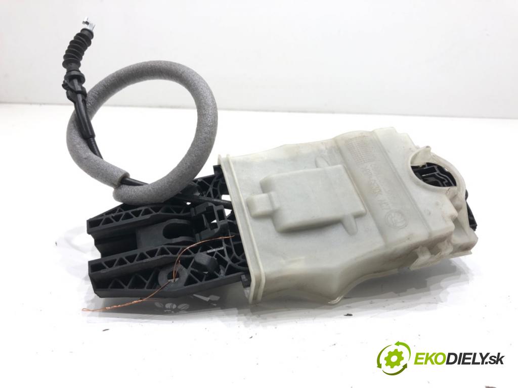 SKODA RAPID liftback 2015 55 kW 1.2 1198 Kľučka vonkajšia ľavy zad