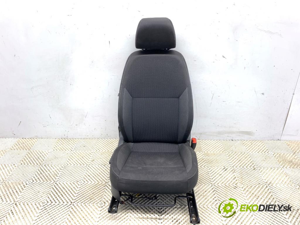 SKODA RAPID liftback 2015 55 kW 1.2 1198 Sedadlo pravy predný 