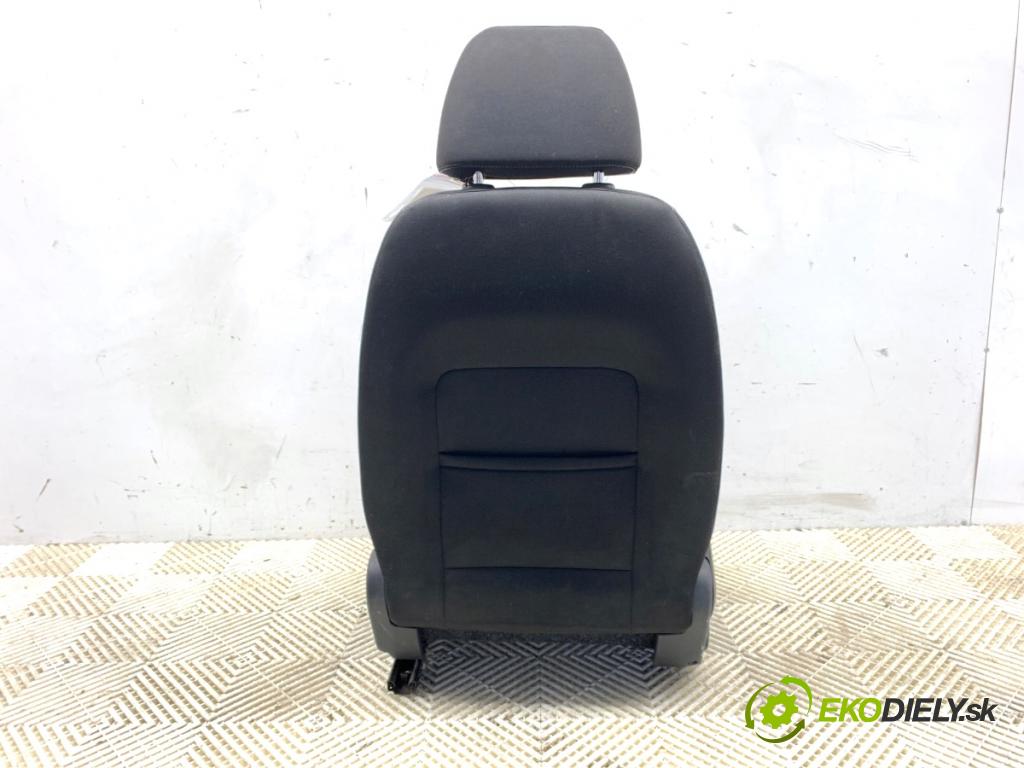 SKODA RAPID liftback 2015 55 kW 1.2 1198 Sedadlo pravy predný