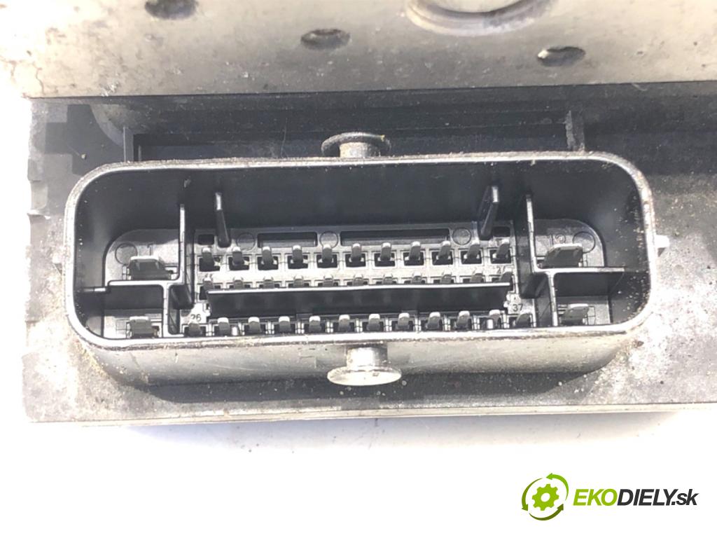 AUDI A4 B8 Kombi 2015 110 kW 2.0 TDI 1968 Pumpa ABS 8K0907379CN (Pumpa ABS)