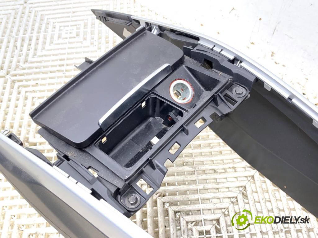 AUDI A4 B8 Kombi 2015 110 kW 2.0 TDI 1968 Lakťová opierka 8K0864981F (Lakťová opierka)