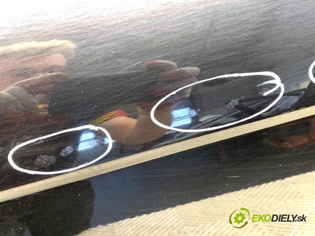 AUDI A4 B8 Kombi 2015 110 kW 2.0 TDI 1968 Dvere pravy zad