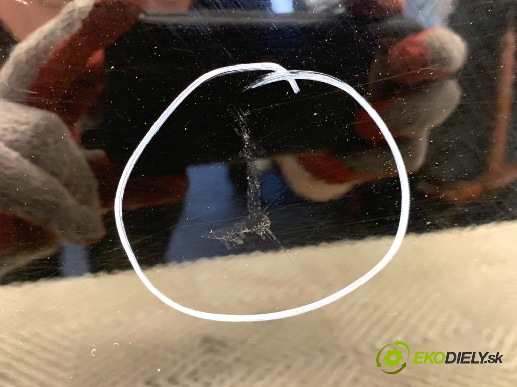 AUDI A4 B8 Kombi 2015 110 kW 2.0 TDI 1968 Dvere pravy zad