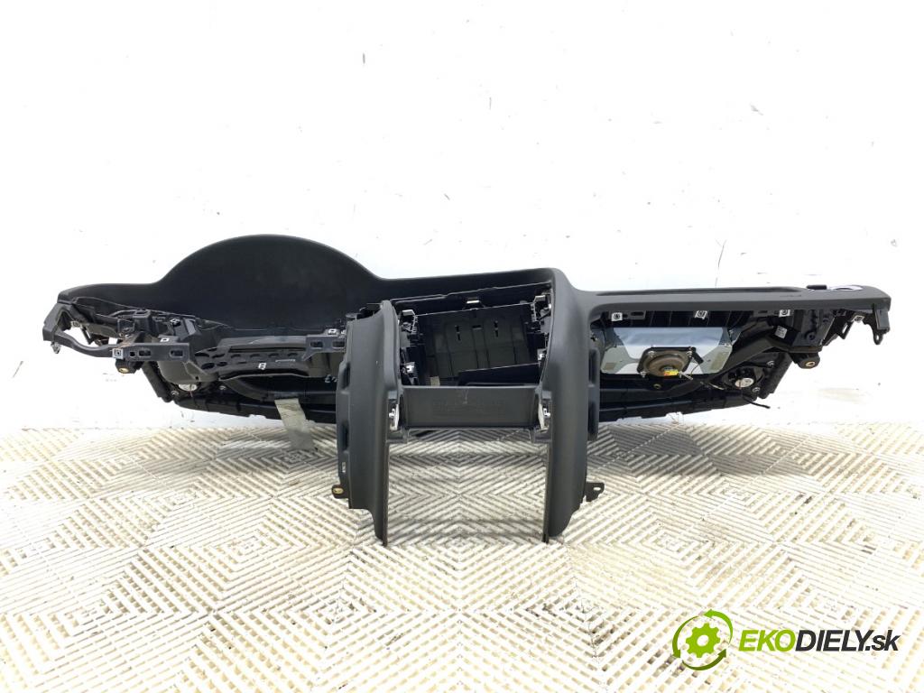 AUDI A4 B8 Kombi 2015 110 kW 2.0 TDI 1968 Palubná doska silentbloku pasy 8K1857041