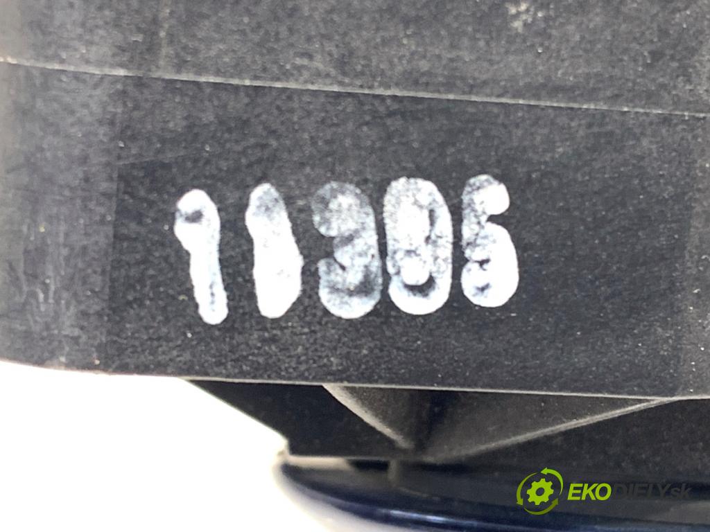 VW PASSAT B6 Kombi 2005 103 kW 2.0 TDI 1968 Kľučka vonkajšia ľavy predný