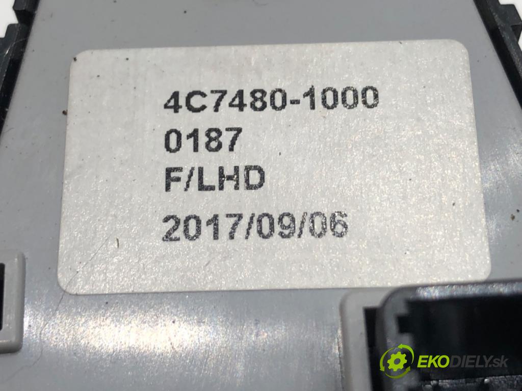 KIA NIRO SUV 2017 77 kW 1.6 GDI Hybrid 1580 Prepínač okien 93570-G5240 (Prepínacie páčky pod volantom)