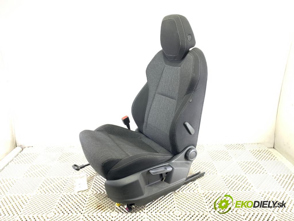 SKODA KAROQ SUV 2018 85 kW 1.6 TDI 1598 Sedadlo ľavy predný
