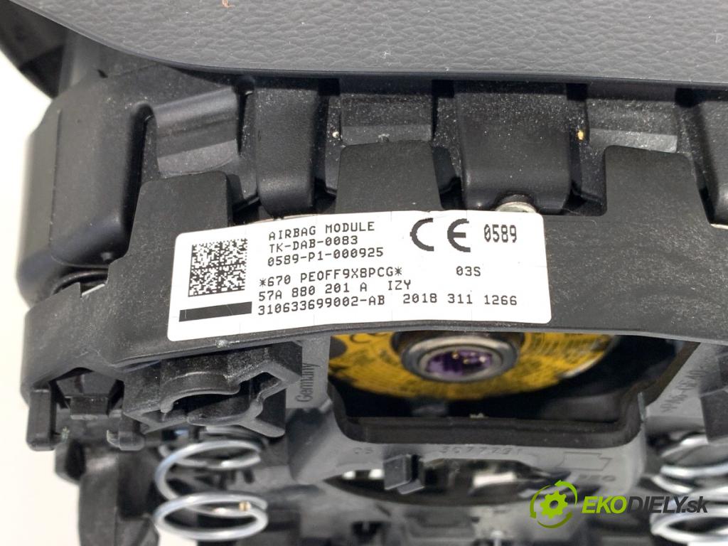 SKODA KAROQ SUV 2018 85 kW 1.6 TDI 1598 Palubná doska VANKÚŠ: spolujazdca volantu 57A880201A 57A880204D
