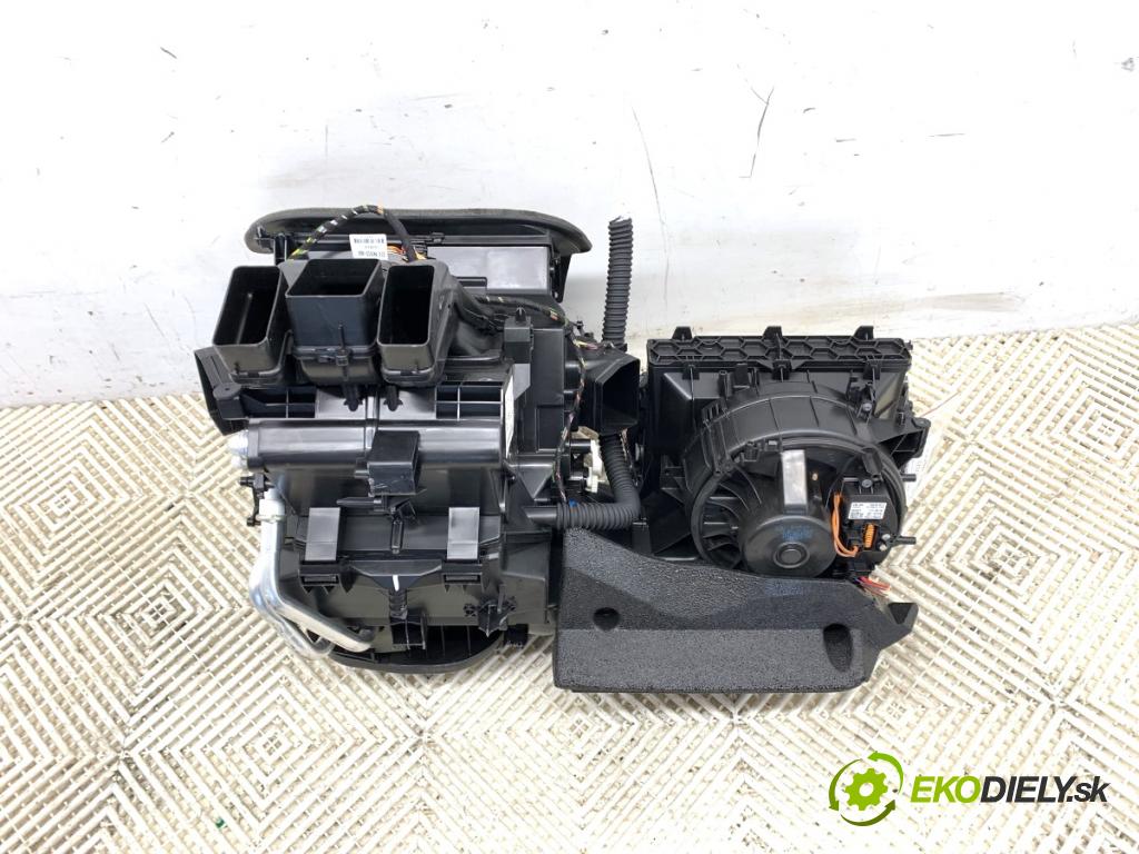 SKODA KAROQ SUV 2018 85 kW 1.6 TDI 1598 topné těleso radiátor topení komplet KOMBAJN 5Q1816005AK (Radiátory topení)